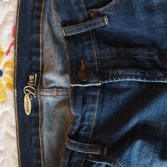 EUC Old Navy Low Rise Straight Leg Dark Rinse Jeans 8 Short - Picture 3 of 5